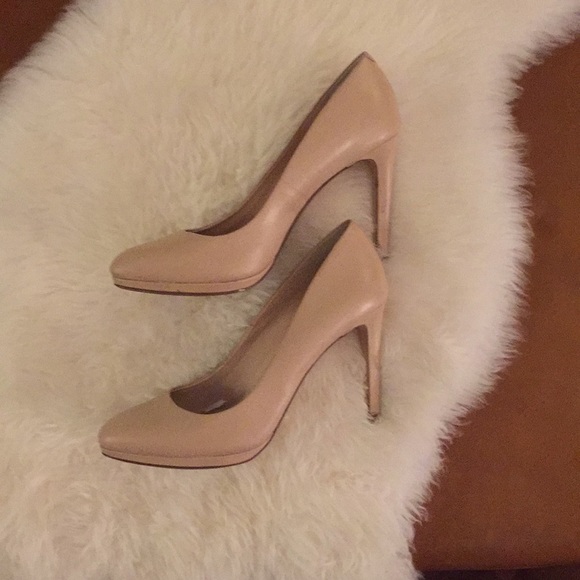 Banana Republic Shoes - Nude heels